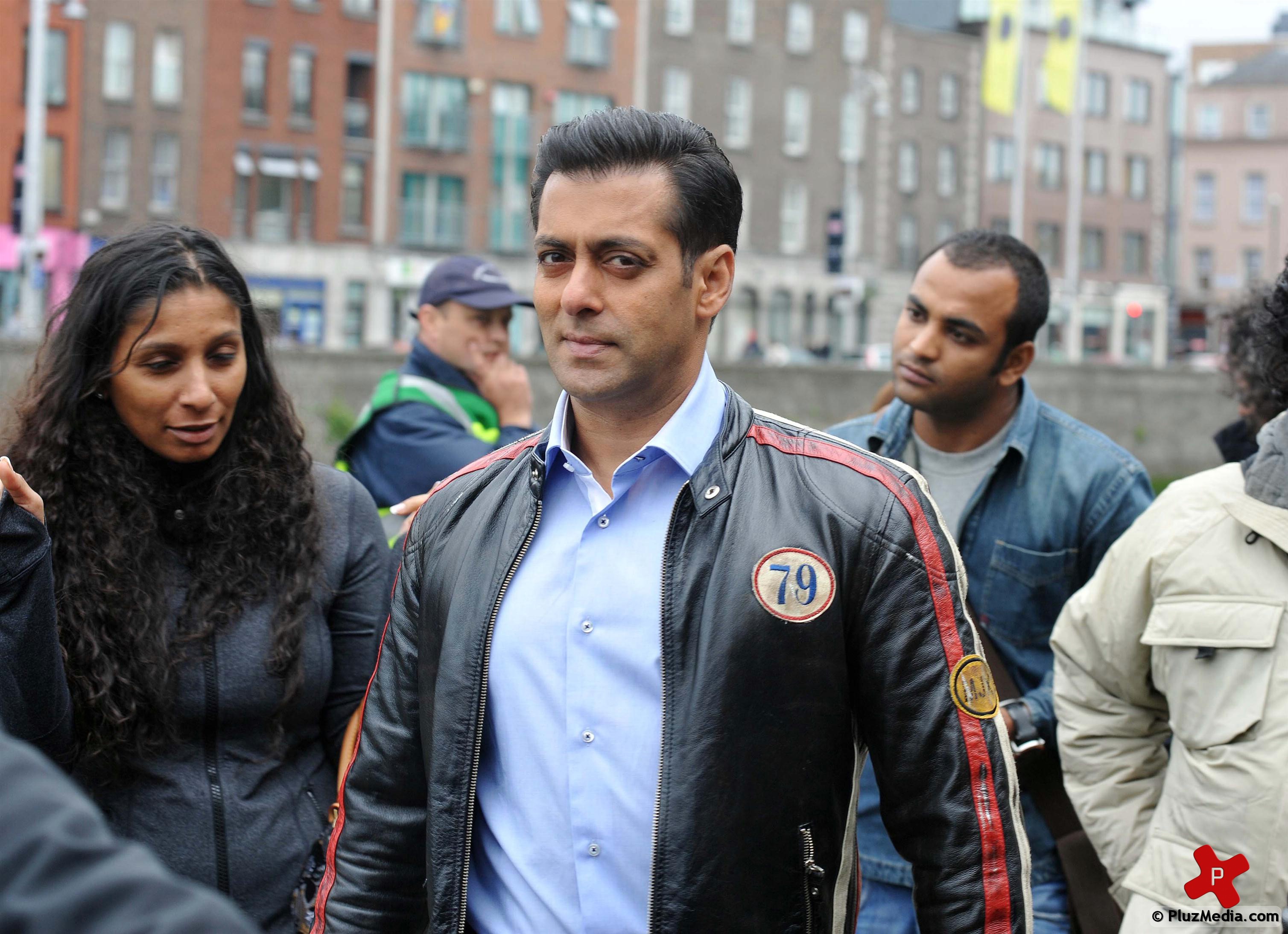 Salman Khan - Salman Khan is filming scenes on the 1st day of the film 'Ek Tha Tiger' Pictures | Picture 74353